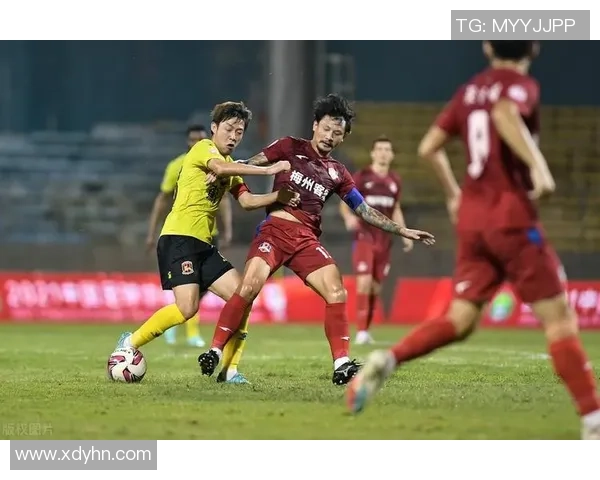 深圳足球队在邀请赛中以100分领跑积分榜展现强劲实力